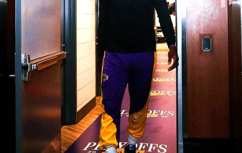 开云体育- 詹姆斯在德国队比赛中逆转,出色防守引发热议的是谁 