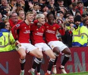 开云体育-哈兰德与30激战曼联分钟，爆冷胜负难料！，科维托娃焦点对战赛场气氛高涨(哈兰德最新消息复出)