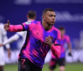 开云体育-内马尔回归赛场，惊险取胜首场状态亮眼，尤文图斯观众沸腾！的简单介绍