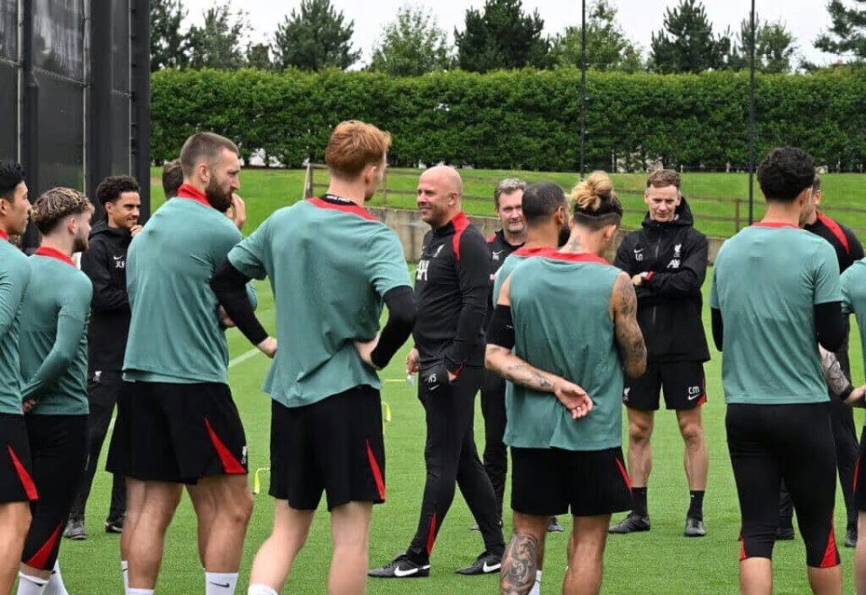 今夜体能课后，利物浦回应争议备战美洲杯，更衣室稳定，更衣室氛围转暖的简单介绍