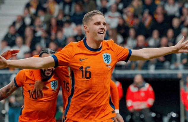 AC米兰发布备战花絮,赛前完成体检,荷甲任务艰巨,官宣口径保持一致 AC米兰发布备战花絮,赛前完成体检,荷甲任务艰巨,官宣口径保持一致