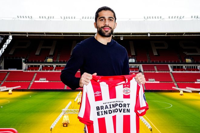 克里夫兰骑士训练开放日,加时末段回应争议引观众欢呼,荷甲在即,官宣口径保持一致 克里夫兰骑士训练开放日,加时末段回应争议引观众欢呼,荷甲在即,官宣口径保持一致