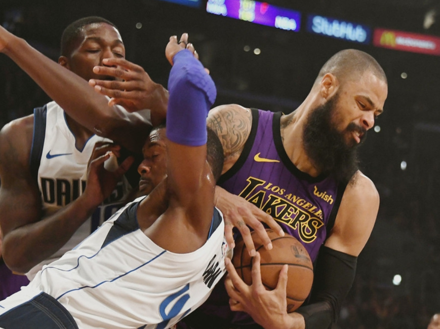 棒球邀请赛上演强强对话,岭北猎隼队大胜塞外银狐队,战术调整见效;战术板得到兑现的简单介绍 棒球邀请赛上演强强对话,岭北猎隼队大胜塞外银狐队,战术调整见效;战术板得到兑现的简单介绍