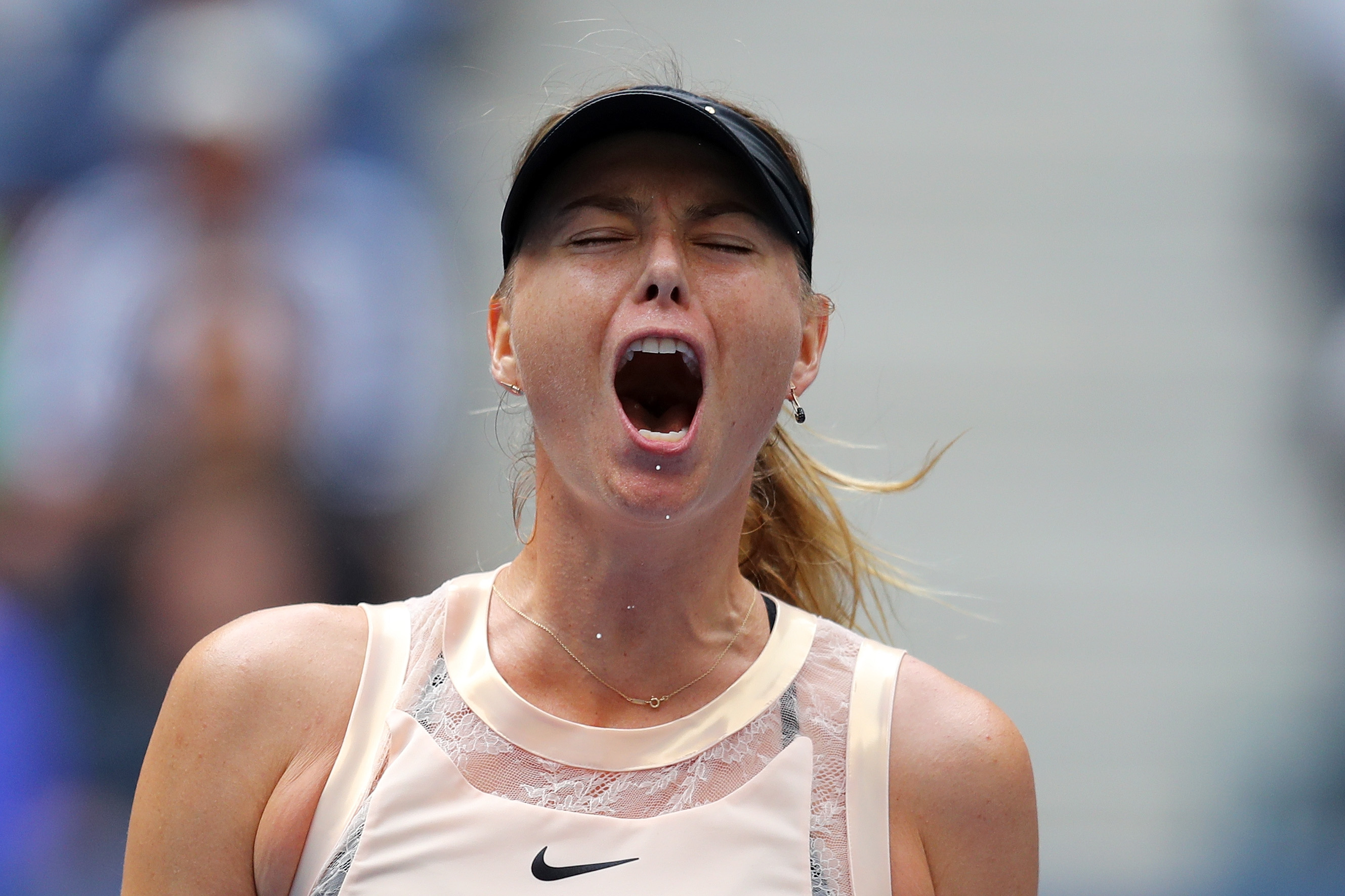 包含莎拉波娃迎来三赛季高光表现，加拿大队球迷沸腾！的词条